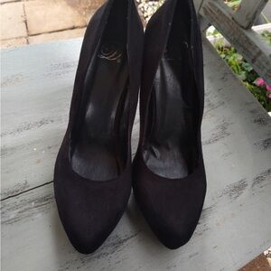 Elegant Black Women's Pumps